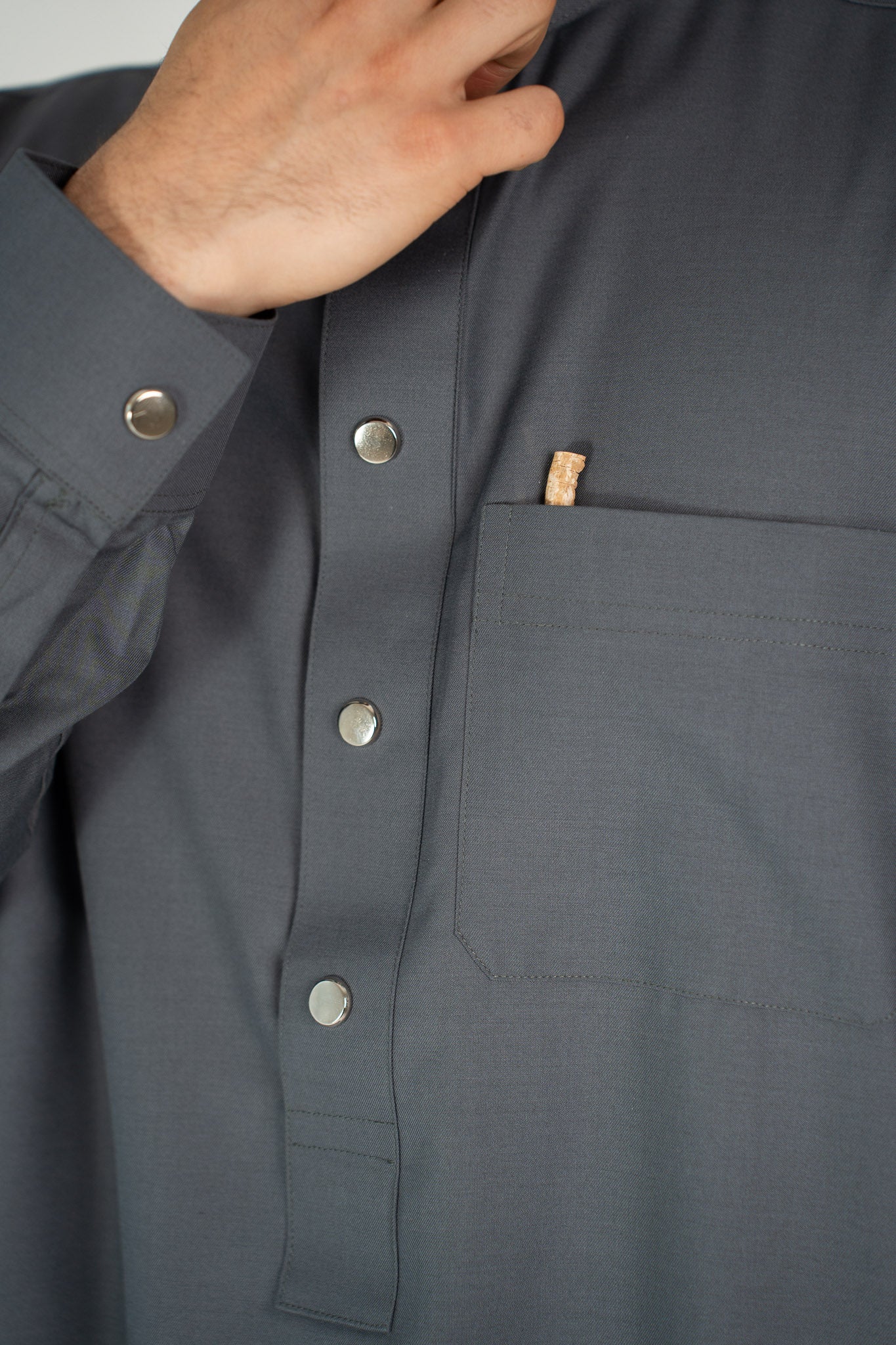 Qamis Shams Anthracite